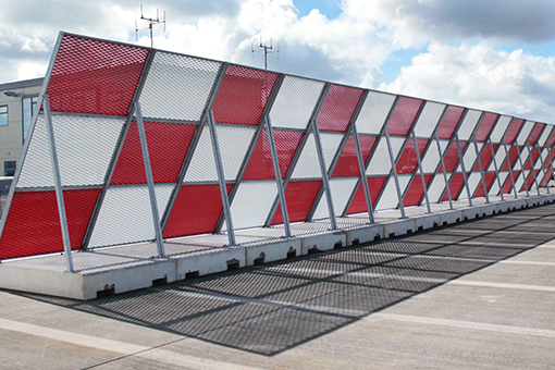 The mesh type Jet Blast Barrier changes the direction of the return from jet engines